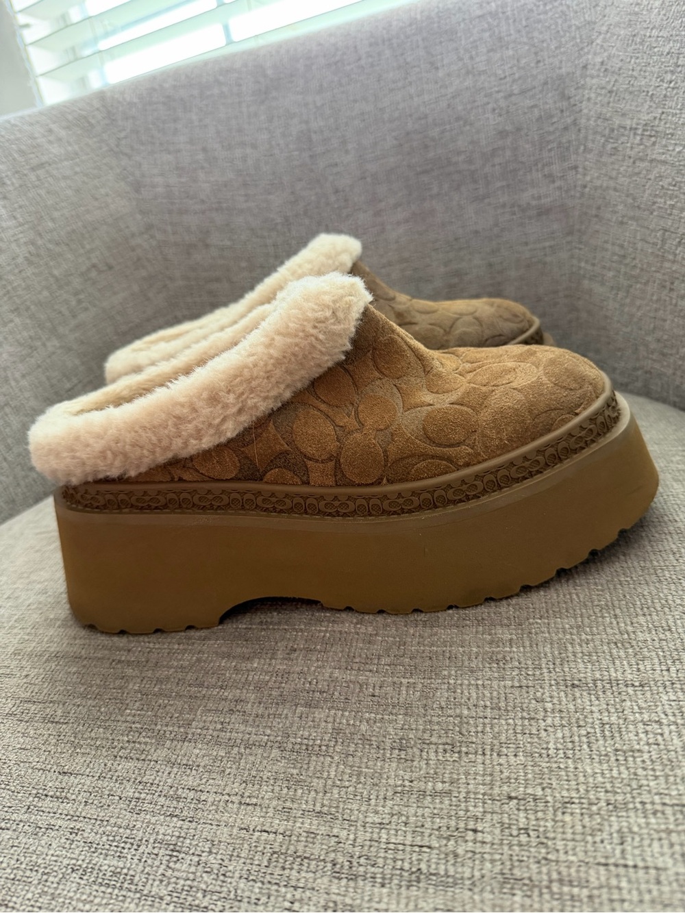 Coach Brown Suede Shearling Platform Mule Size 7
